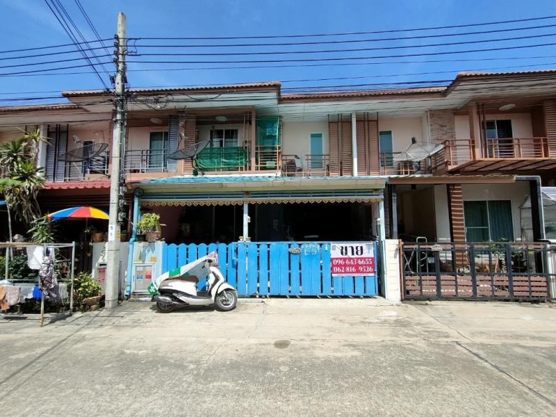 ขายด่วน ! ทาวน์โฮม โครงการไอลีฟทาวน์ 1 ประชาอุทิศ 90 บรรยากาศเงียบสงบ ราคาดีที่สุดในโครงการ!ทาวน์โฮมพร้อมเข้าอยู่ เนื้อที่ 21 ตารางวา ตกแต่งเพิ่มเติมทั้งหลังคาโรงจอดรถและครัวหลังบ้าน พร้อมสำหรับครอบครัวที่ต้องการความเป็นส่วนตัวในบรรยากาศร่มรื่นและปลอดภัย ราคา 1,650,000 บาท ที่ตั้ง โครงการไอลีฟทาวน์ 1 ซอยประชาอุทิศ 90 ตำบลบ้านคลองสวน อำเภอพระสมุทรเจดีย์ จังหวัด