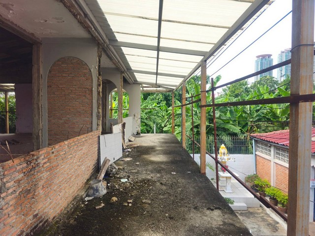 ขาย ตึกแถวย้านถนนจันทร์ สาทร 2 คูหา 2 ชั้น 43 ตร.วา