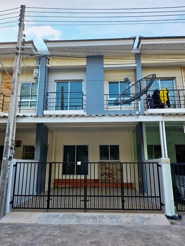 สนใจติดต่อ/นัดชม081-4590982​ ลฎา0642124222​092-5642242​  AddLine​ID​: ladapa23#ขายบ้านทาวน์โฮม2ชั้น#บ้านสุขประยูรนครชลบุรีเนื้อที่ 20.6 ตรว3นอน2น้ำเลขที่ 40/262 ม.9 ราคา​   2.35  ลบ????ลด​ กระหน่ำ????‼️ 2.15​ ลบบ้านสภาพใหม่พร้อมอยู่ใกล้ตัวเมืองชลบุรีใกล้นิคมอมตะสะดวกในการเดินทาง????????????✅เค้า​เตอร์​ครัว✅ปั๊มน้ำ✅ถัง​สำรอง​น้ำ✅​ปู​กระเบื้อง​โรง​จอดรถ✅ฟรี​โอน✅ฟรีจำนอง✅ฟรียื่นกู้✅ดูแลลูกค้าทุกขั้นตอน​ถึง​ณ