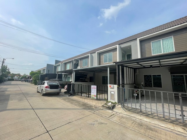 ขาย บ้านทาวน์เฮาส์ 2 ชั้น 20 ตร.วา  โครงการ อารียาเดอะ คัลเลอร์