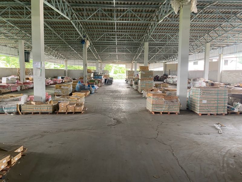 ให้เช่าโกดังพร้อมใช้งาน ใกล้ .ปตทสันคือ วงแหวนรอบ 2 ตำบลหนองผึ้ง อำเภอสารภี เชียงใหม่รหัส AOM 1283เดินทางเพียง 3 นาทึ จากวงแหวนรอบกลางพื้นที่ 383 ตารางเมตร เริ่มต้นที่ 80 บาท/ตรม ต่อเดือนแบ่งเช่าได้ มีทั้งหมด 3 โซนรถใหญ่เข้าได้ 6ล้อเดินทางเพียง 3 นาทึ จากวงแหวนรอบกลาง ในซอยบ้านสันคือค่าเช่า เพียง 30,640  บาท ประกัน 2 เดือน  ล่วงหน้า 1  เดือนสนใจติดต่อ คุณต๋อย   086 - 5427078ID:LINE 0865427078               