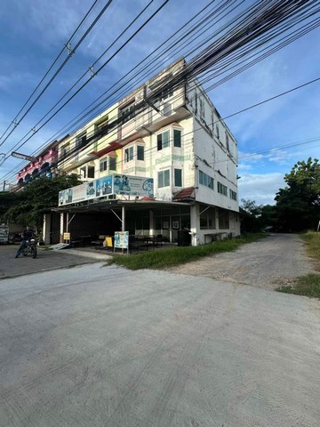 TEL : 092-288 9359 คุณดนิตาLine : https://line.me/ti/p/yxo92dHWP1ขายที่ดินพร้อมสิ่งปลูกสร้าง อาคารพาณิชย์ 10 คูหา ถ.สุขุมวิท ตำบล นาจอมเทียน อำเภอสัตหีบ ชลบุรี รายละเอียด : เนื้อที่ 5 ไร่ ตืดถนนใหญ่ ใกล้ทะเล ติดกับมิโมซ่า พัทยา และศูนย์รถยนต์ฮอนด้า และตรงข้ามเยื้ยงกับ โรงแรมแอมบาสเดอร์จอมเทียนราคาขาย 180,000,000 บาท F-A4 