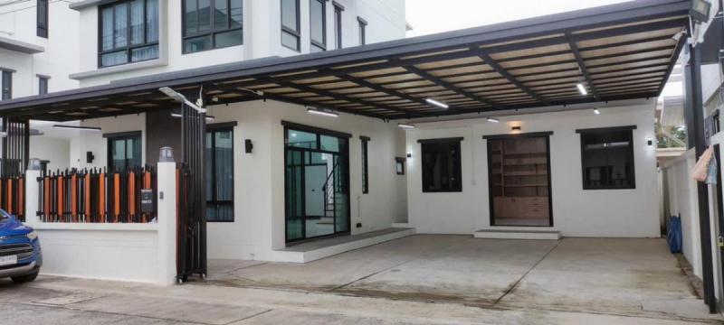 ให้เช่าโฮมออฟฟิศ เนื้อที่ 52 ตารางวา 3 ชั้น 2ห้องใหญ่ 3ห้องน้ำ มีห้องทำงานบิ้วอินอย่างดี 1 ห้อง ถนนเอกชัย