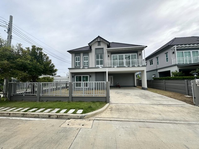 HR1919ให้เช่าบ้านเดี่ยว หมู่บ้านแกรนด์ สิวารมณ์ สุขุมวิท-บางปู ใกล้สถานตากอากาศบางปูรหัสประกาศ HR1919ค่าเช่า 90,000 บาทต่อเดือน สัญญา 1 ปี ประกัน 2 เดือน ล่วงหน้า 1ไม่รับสัตว์เลี้ยงทุกชนิดติดต่อ : คุณพร 0938091444 (เบอร์นี้แอดไลน์ได้คะ),โทร 0939833259ID Line : henghengpaulaหรือAdd Line : https://line.me/ti/p/OJD66Ug_1Oให้เช่าบ้านเดี่ยว หมู่บ้านแกรนด์ สิวารมณ์ สุขุมวิท-บางปูพื้นที่ 75 ตรว. 214 ตรม. บ้านหลังใหญ่บ้านใหม่ ติดแอร์และ