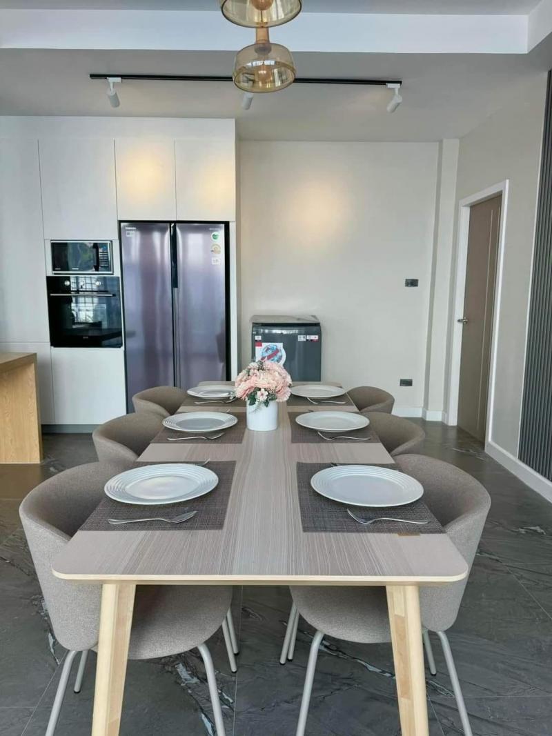 บ้านพูลวิลล่า 2 ชั้น ให้เช่ารายวัน/รายเดือน 90,000 บาท/เดือน โซนสันทราย ใกล้เซ็นทรัลเฟสติวัล เฟอร์นิเจอร์ครบ พร้อมเข้าอยู่ได้เลย