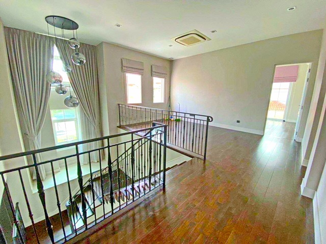 เฟอร์บิวท์อิน คฤหาสน์ นันทวัน บางนา กม.7เมกา บางนา 1กม.4นอน  2ชั้น MRT ศรีลาซาล 3.3กม. 5น้ำ ม 405ตร.ม 142ตร.ว ฟิตเนส  สุวรรณภูมิ 1กม.