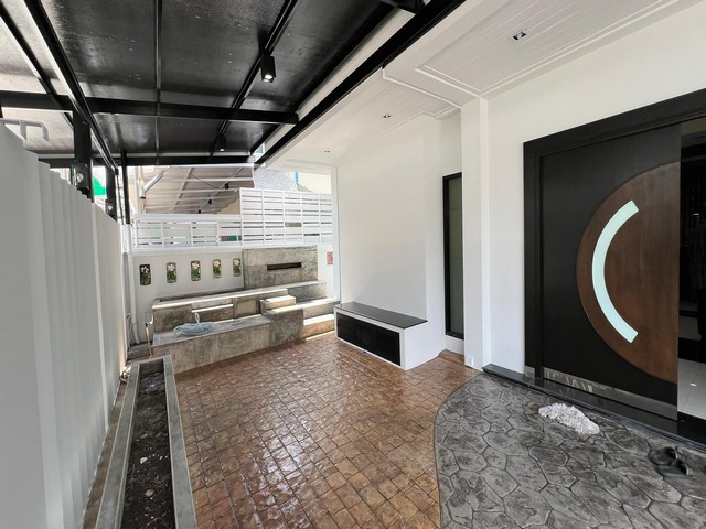 ให้เช่าบ้าน 2 ชั้น 60 ตรว. 5 ห้องนอน ซอยสุขุมวิท 26 ทำเลดีย่านธุรกิจ ใกล้ BTS พร้อมพงษ์, EmQuartier, Emporium