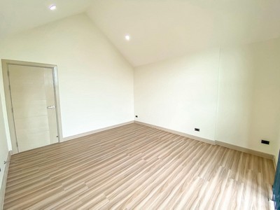 ให้เช่าโฮมออฟฟิศ 4 ชั้น  3 ห้องนอน 3 ห้องน้ำ ถนนสุขุมวิท 101  Glory Singapore International School