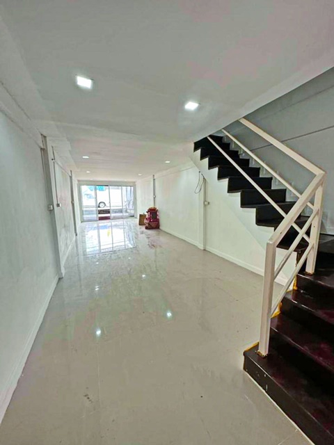 ที่อยู่อาศัย บิ๊กซี กัลปพฤกษ์ 1.5 กม.ถูกที่สุด คุ้มมาก ทำเลติดถนน รีโนเวทใหม่ MRT หลักสอง 2.2 กม.1นอน 2 น้ำ  ห้เช่าอาคารพาณิชย์ 2 ชั้น ทำเลดี ค้าขายคล่อง ตลาดแยกหนองใหญ่ 0.5 กม.100 ตร.ม.20ตรว.7,499 b-m ถ.กาญจนาภิเษก-บางแค สำนักงานเขตบางแค 1.1 กม.Cheapest very good value location on the road newly renovated, Big C Kanlapaphruek 1.5 km. MRT Lak Song 2.2 km. 1 bed 2 bath residential commercial building for rent 2 floors good location easy to trade Nong Yai Intersection Market 0.5 km. 100 sq.m. 20sq.wa. 7,499 b-m Kanchanaphisek-Bang Khae Road. Bang Khae District Office 1.1 km.ถ.กาญจนาภิเษก-บางแคแขวง