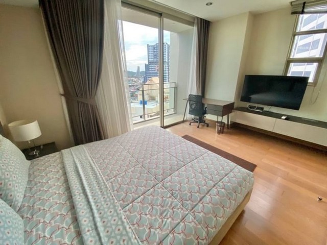 TEL : 092-288 9359 คุณดนิตาLine : https://line.me/ti/p/yxo92dHWP1รายละเอียด : เนื้อที่ขนาด 48 ตรม.ชั้น 19 1 ห้องนอน 1 ห้องน้ำ วิวทะเลและวิวเมือง ตกแต่งครบ พร้อมเฟอร์นิเจอร์ และเครื่องใช้ไฟฟ้าครบครัน สิ่งอำนวยความสะดวก : - ฟิตเนส- สระว่ายน้ำ- ห้องซาวน่า- จุดชมวิวชั้น 28- ที่จอดรถ - ลิฟต์- การักษาความปลอดภัย 24 ชั่วโมง เงื่อนไขในการเช่า สัญญารายปี มัดจำ 2 เดือน ล่วงหน้า 1 เดือน F-A4 