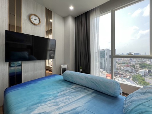 ให้เช่า คอนโด ไอดีโอ คิว วิคตอรี ติดถนนพญาไท BTS อนุสาวรีย์ฯ ขนาด 56.51 ตรม. 2 นอน 2 น้ำ Duplex ชั้น 27,28 วิวเมือง ทิศเหนือ เฟอร์ฯครบครัน