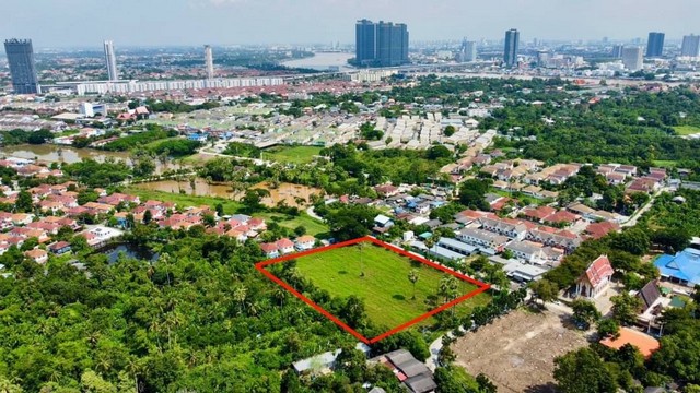 #ขายด่วน ที่ดินนนทบุรี อ.เมืองนนทบุรีขายที่ดินแปลงสวย อนาคตไกล #พิกัดตำแหน่ง ซอย บางรักน้อย 18ตำบล บางรักน้อย อำเภอ เมืองนนทบุรี จังหวัด นนทบุรี      #เสนอราคาขายที่ 42 ล้าน (25,000/ ตร.ว.) โอน50:50            #สนใจติดต่อ k.วสันต์  0843602431#รายละเอียดเพิ่มเติม- พื้นที่ 4 ไร่ 50 ตารางวา- หน้ากว้างติดถนน 95 เมตร ลึก 68 เมตร - สามารถพัฒนาที่ดินได้หลายอย่าง ตัวรูปแปลงที่ดินเป็น 4 เหลี่ยม สวยเลยครับ ทำเ