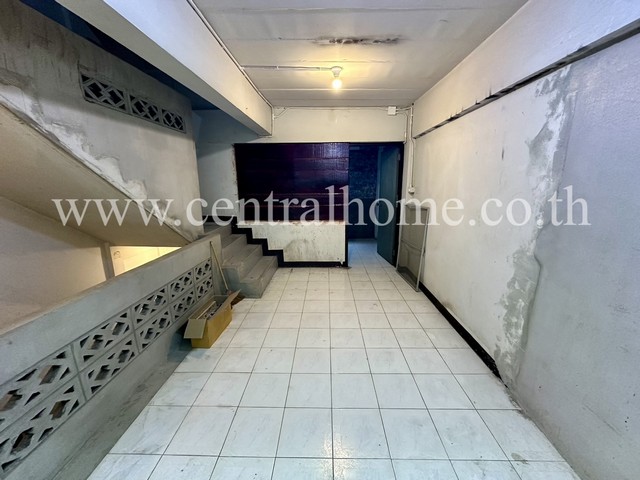 อาคารพาณิชย์ 4.5 ชั้น คู้บอน 27 รามอินทรา รีโนเวทใหม่