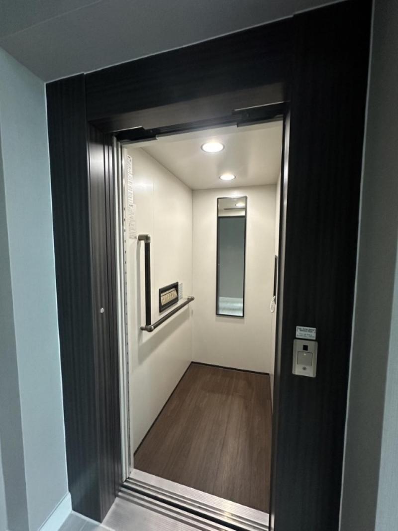 ให้เช่าบ้านเดี่ยวหรู 3 ชั้น โ ราคาเช่า ????????????,???????????? บาท/เดือน ขนาดบ้าน 440 ตารางเมตร ลิฟต์โดยสาร4 ห้องนอน 5 ห้องน้ำ ถนนพระราม9 กรุงเทพกรีฑา