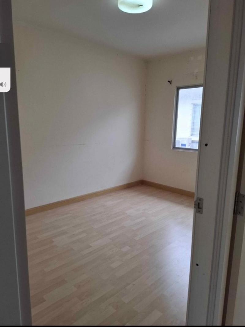 ขายทาวน์เฮ้าส์ 2 ชั้นอยู่หน้าโครงการเข้าออกสะดวก3 ห้องนอน2 ห้องน้ำ1 ห้องครัว2 จอดรถขนาด 20.9 ตรว.ราคาขาย 1.89 ลบ ถนนวัชรพล