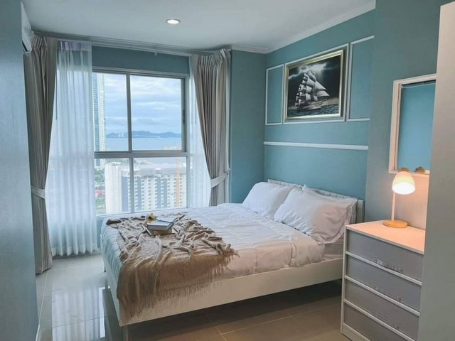 TEL : 092-288 9359 คุณดนิตาLine : https://line.me/ti/p/yxo92dHWP1รายละเอียด : ขนาดห้อง 32 ตรม. ชั้น 23 วิวทะเล 1 ห้องนอน 1 ห้องน้ำ ตกแต่งใหม่ทั้งหมด อาคารบี สิ่งอำนวยความสะดวก : - การรักษาความปลอดภัยตลอด 24 ชั่วโมง- กล้องวงจรปิด- เครื่องปรับอากาศ- เซาว์น่า- โรงยิม- สวน- สระว่ายน้ำส่วนกลาง- เครื่องซักผ้า- ที่จอดรถ- ลิฟต์ตั้งอยู่บนถนนจอมเทียนสาย 2 เดินทางสะดวกสู่ร้านอาหาร โรงพยาบาล โรงเรียน และร้านสะดวกซื้อ