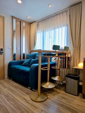 TEL : 092-288 9359 คุณดนิตาLine : https://line.me/ti/p/yxo92dHWP1รายละเอียด : ขนาดห้อง 33.61 ตรม. ห้องมุม ชั้น 8 1 ห้องนอน 1 ห้องน้ำ  วิวภูเขา พร้อมเฟอร์นิเจอร์ และเครื่องใช้ไฟฟ้าครบ สิ่งอำนวยความสะดวก :- ฟิตเนส- สระว่ายน้ำ Panorama view- ห้องซาวน่า- ห้องอ่านหนังสือ- ห้องประชุม สัมมนา- ห้อง Golf simulator- ห้องคาราโอเกะ- ศาลาพักผ่อน- CCTV และระบบรักษาความปลอดภัย 24 ชม.- ลานจอดรถในร่ม- มินิมาร์ทใกล้เคียง- ร้านอาหาร Café & Restaurant- คลินิกเ