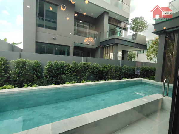 ให้เช่าบ้านเดี่ยว 3 ชั้นระดับ Luxury Pool Villa เนื้อที่ 100ตร.ว พื้นที่ใช้สอย 500ตร.ม  ถนนเลียบทางด่วนเอกมัย-รามอินทรา ราคาเช่า 450,000 บ/ด