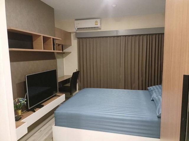 TEL : 092-288 9359 คุณดนิตาLine : https://line.me/ti/p/yxo92dHWP1รายละเอียด : เนื้อที่ขนาด 33.7 ตรม. ชั้น 5 1 ห้องนอน 1 ห้องน้ำ ตกแต่งครบ พร้อมเฟอร์นิเจอร์ และเครื่องใช้ไฟฟ้าครบครัน สิ่งอำนวยความสะดวก :- สระว่ายน้ำ- ฟิตเนส- ออนเซน+ห้องซาวน่า- ห้องสมุด- ห้องผักพ่อนfamily- ห้องคาราโอเกะ- ห้องประชุม- ห้องกอล์ฟเงื่อนไขในการเช่า สัญญารายปีมัดจำ 2 เดือน ล่วงหน้า 1 เดือนF-A7 