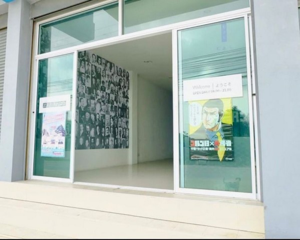 TEL : 092-288 9359 คุณดนิตาLine : https://line.me/ti/p/yxo92dHWP1รายละเอียด : อาคารพาณิชย์ 3 ชั้นเต็ม จำนวน 2 ห้อง เหมาะทำสำนักงานหรือพักอาศัย มี 4 ห้องนอน 5 ห้องน้ำ ด้านหน้ากว้าง 4 ม. ลึก 12 ม. มีที่จอดรถด้านหน้าและด้านหลังอาคาร(ที่จอดรถด้านหล้ง กว้าง 4 ลึก 5.8 ม.) ชั้นล่าง 1 ห้องน้ำ ชั้น 2 มี 2 ห้องนอน 2 ห้องน้ำ ชั้น 3 มี 2 ห้องนอน 2 ห้องน้ำ มีที่จอดรถด้านหลัง ราคาเช่า 20,000 บาท/ต่อเดือน (ได้ 2 ห้องถ้าแยกห้องละ 12,000/เดือน)F-A