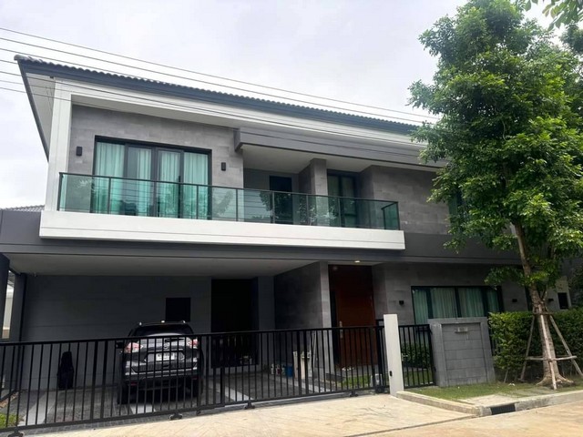 #บ้านเช่าluxury#บ้านปล่อยเช่าติวานนท์ปล่อยเช่าบ้านเดี่ยว2ชั้น luxury 78 ตรว.350 ตารางเมตร-4 ห้องนอน ชั้นบน 1 ห้องนอนชั้นล่าง ห้องน้ำ+อ่างอาบน้ำ-6 ห้องน้ำ-2ห้องนั่งเล่น ชั้นล่าง-2ห้องครัว-1 ห้องโถงบน(สามารถทำเป็นห้องอเนกประสงค์)-1ห้องพระ(สามารถดัดแปลงเป็นห้องทำงานได้)-1 ห้องแม่บ้าน- 1ห้องทำงาน- ที่จอดรถ 3 คัน-มีฉีดปลวกให้ด้วยส่วนกลาง คลับเฮ้าส์ฟิตเนสสระว่ายน้ำco-working space โต๊ะ poolมีก