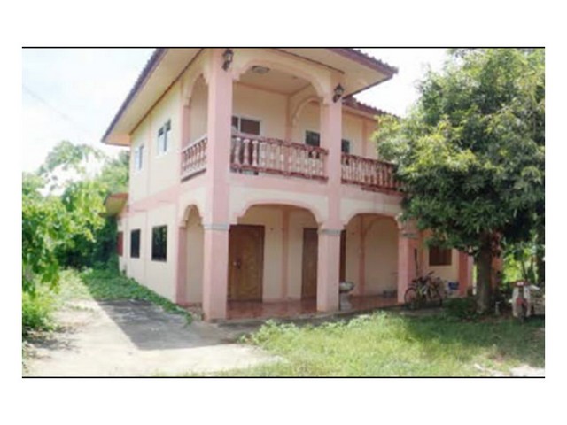   Code ID :  PGPRE-LB-A-660006  ราคา  1,640,000   บาท ▸ เนื้อที่ 1 งาน 15 ตร.ว  พื้นที่ใช้สอย 214.4 ตร.ม.   ▸ 4 ห้องนอน 2 ห้องน้ำ    ▸ 2 ที่จอดรถ   บ้านหันไปทางทิศตะวันตก  พิกัดทรัพย์ :  https://maps.app.goo.gl/83S6KQozA4uAiXJu5  สถานที่ใกล้เคียง ▸ใกล้  มหาวิทยาลัยมหาจุฬาลงกรณราชวิทยาลัย วิทยาเขตแพร่ ▸ใกล้  ท่าอากาศยานแพร่ ▸ใกล้  โรงพยาบาลแพร่ ▸ใกล้  PTT Station ปตท.ทุ่งโฮ้ง กอเปา  สอบถามเพิ่มเติม / นัดชม โทร. 097-419-5982(พลอย) โทร. 096-932-4624(ออมสิน) Line : @panaya (มี@ด�