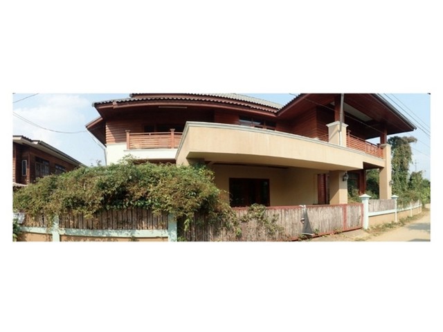   Code ID : PGPRA630001  ราคา  1,710,000   บาท ▸ เนื้อที่  81 ตร.ว   พื้นที่ใช้สอย 268.9 ตร.ม.   ▸ 3 ห้องนอน 3 ห้องน้ำ    ▸ 2 ที่จอดรถ   บ้านหันไปทางทิศตะวันตกเฉียงใต้  พิกัดทรัพย์ : https://maps.app.goo.gl/sgzEu4nk5XKqhiwt9  สถานที่ใกล้เคียง ▸ใกล้  PTT Station ปตท.วังชิ้น ▸ใกล้  โรงพยาบาลวังชิ้น ▸ใกล้  โรงเรียนบ้านวังชิ้น ▸ใกล้  ที่ว่าการอำเภอวังชิ้น  สอบถามเพิ่มเติม / นัดชม โทร. 097-419-5982(พลอย) โทร. 096-932-4624(ออมสิน) Line : @panaya (มี@ด้านหน้า)  ปรึกษาสินเชื่อฟ