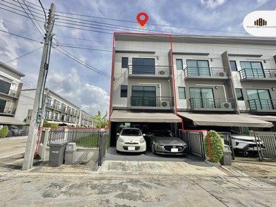 ทำเลบ้านหายาก !! หลังมุมส่วนตัวไม่ติดกับใคร ขายถูกด่วนมาก !! บ้านกลางเมือง ศรีนครินทร์-อ่อนนุช หลังมุม เนื้อที่ 29.7 ตร.ว. พื้นที่ใช้สอย 141 ตร.ม. หน้ากว้าง 5 เมตร ใครกำลังมองหาบ้านสวยราคาดีได้ความเป็นส่วนตัวสูงห้ามพลาด !!.โครงการ : บ้านกลางเมือง ศรีนครินทร์-อ่อนนุช (Baan Klang Muang Srinakarin – Onnut).เจ้าของโครงการบริษัท : บริษัท เอพี (ไทยแลนด์) จํากัด (มหาชน).ตำแหน่งที่ตั้งโครงการ : 74/62 ซ.อ่อน