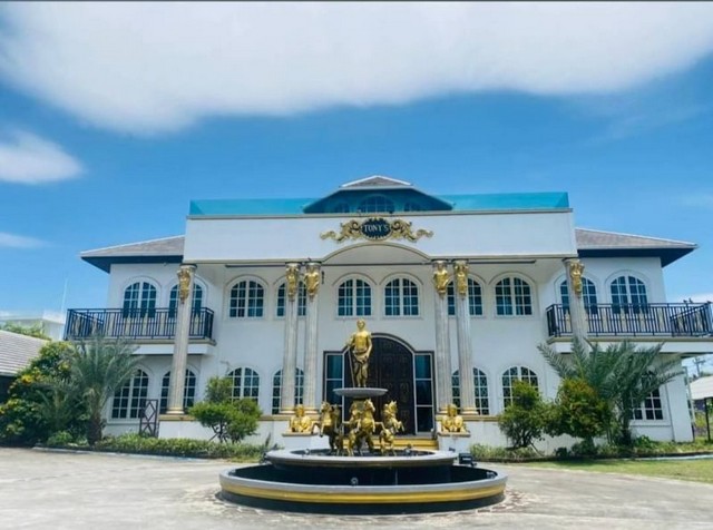 TEL : 092-288 9359 คุณดนิตาLine : https://line.me/ti/p/yxo92dHWP1รายละเอียด : เนื้อที่ขนาด 25 ไร่10 ห้องนอน 10 ห้องน้ำ8 ที่จอดรถ บ้านอายุกี่ปี 12หน้าบ้านทิศเหนือเรือนรับรอง 1 หลัง2 ห้องนอน2 ห้องน้ำอาคารห้องดนตรีแยก 1 อาคารพื้นที่สีเขียวขนาดใหญ่ บ้านสวนในตัวเมืองค่าธรรมเนียมโอน คนละครึ่งF-A14 (918)