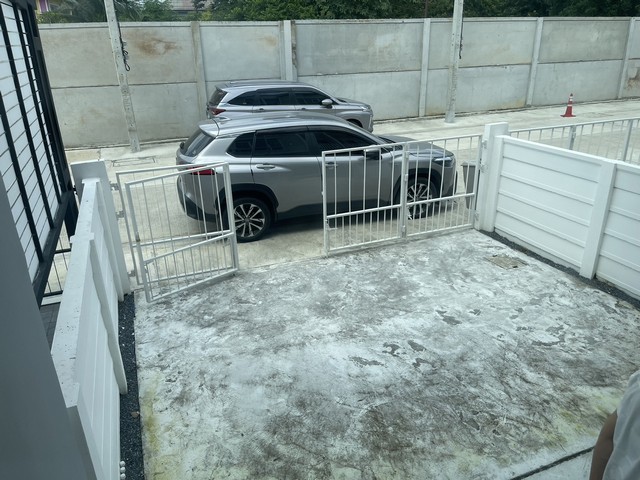 บ้านนนทบุรี Q District ชัยพฤกษ์-ราชพฤกษ์ ทาวเฮ้าส์2ชั้น ถนนหน้าบ้านกว้าง