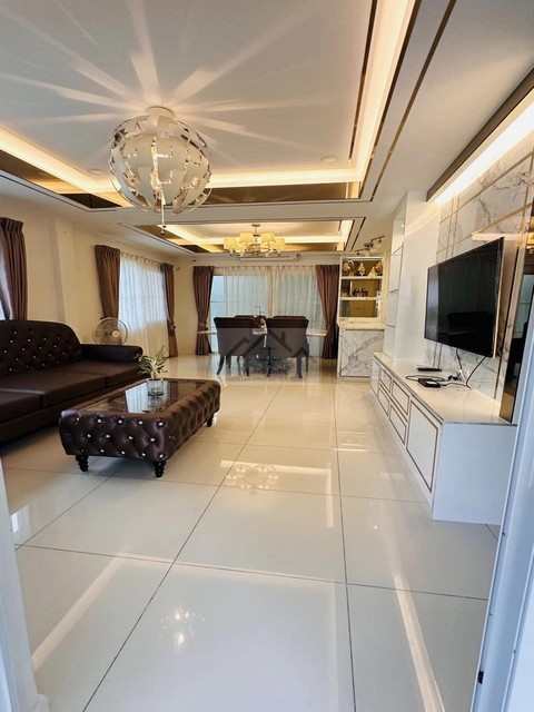 ให้เช่าทาวน์โฮม 2.5 ชั้น 135 ตรม. 3 ห้องนอน โครงการอินดี้ บางนา-รามคำแหง 2 indy 2 หลังมุม แต่งสวยพร้อมอยู่ ใกล้เมกะบางนา