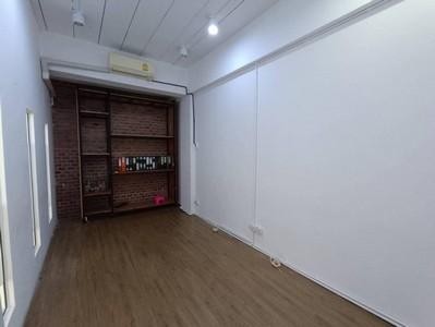 ให้เช่า อาคารวิสุทธานี ลาดพร้าว 101 ใกล้เดอะมอลล์บางกะปิ 26 ตารางวา พื้นที่ใช้สอย 520 ตารางเมตร ที่จอดรถบนอาคารจอดได้ประมาณ 200 คัน