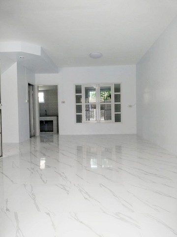 ขายบ้านรีโนเวทใหม่ ทั้งหลัง ทาวเฮ้าส์2ชั้น  หมู่บ้านพฤกษา12/1 คลองสาม คลองหลวง ปทุมธานี