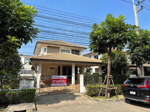  บ้านเดี่ยวติดถนน ม.อินนิซิโอ Inizio 1 รังสิตคลอง 3 พร้อมอยู่ จ.ปทุมธานี ใกล้ฟิวเจอร์ เดินทางสะดวก     ตำบล คลองสาม อำเภอคลองหลวง ปทุมธานี 12120googlemap https://goo.gl/maps/WMsSTGo8xLNYgNW96 เนื้อที่51.1 ตร.ว 113 ตร.ม 2 ชั้น 3 นอน 2 น้ำ 2 ที่จอดรถ  ราคาพิเศษขาย 3,10,000 บาท - สวนสาธารณะ- คลับเฮ้าส์- สระว่ายน้ำ- รปภ. สถานที่ใกล้เคียง ::- โลตัส รังสิต คลอง 3- รพ. เอกประทุม- ห้างฟิวเจอร์พาร์ค รังสิตถนนรังสิต-คลอง 3 ใกล้ฟิวเจอร์พาร