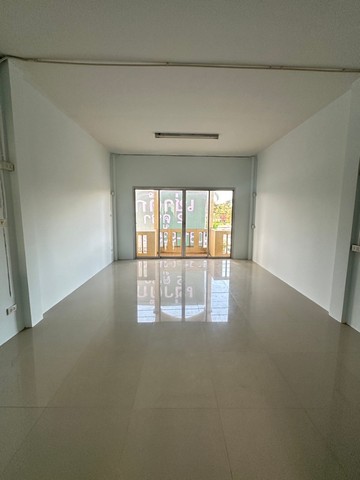 ให้เช่าตึกอาคารพาณิชย์ 2 คูหา ติดถนนเกาะพรวด ตัวเมืองระยอง