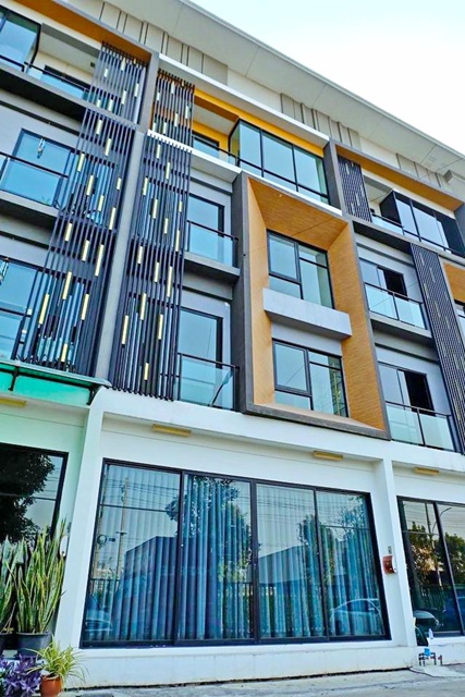 ให้เช่าโฮม Office 4 ชั้น รร.นานาชาติ ไทย-จีน 4 นอน 4น้ำ 2 จอด ไม่มีเฟอร์ กิ่งแก้ว 4 น้ำ 19 ตร.วา. 270 ตร.ม. 2 จอดรถ พักอาศัย Office ตลาดบางพลีใหญ่ 29,999 b-m ทำเลดี เดินทางสะดวก รพ.จุฬารัตน์ เมกะ บางนา Airport Link สุวรรณภูมิ Thai-Chinese International School for rent, Home Office, 4 floors, 4 bedrooms, 4 bathrooms, 2 parking spaces, no furniture, King Kaew, 4 bathrooms, 19 sq m, 270 sq m, 2 parking spaces, residential office, Bang Phli Yai Market, 29,999 b-m, good location. Convenient travel to Chularat Hospital, Mega Bangna, Airport Link Suvarnabhumi.ถนนกิ่งแก้ว-บางนาตราด ตำบลราชาเทวะ อำเภอบางพลี สมุทรปรา