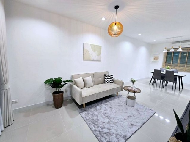 ทาวน์โฮม  2 ชั้น รีโนเวทใหม่ ในโครงการ แม่เหียะ