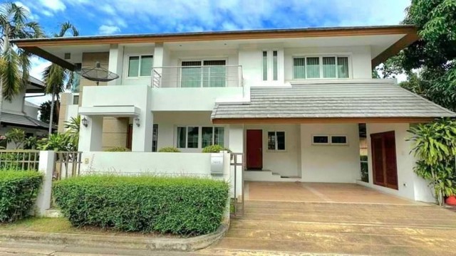    AOM 846 ขายบ้านพร้อมสระว่ายน้ำส่วนตัว #หมู่บ้านติดทะเลสามารถเดินไปทะเลได้เลยค่ะ             ຮາคา 16 ล้าน      ชื่อไทย ค่าโอนคนละครึ่ง  ในหมู่บ้าน ฝั่งทะเลพัทยาเหนือ  พื้นที่ 116 ตรว. 360 ตรม. 3 ห้องนอน 3 ห้องน้ำ  1ห้องแม่บ้าน มีห้องน้ำในตัว ครัวยุโรป  ซักล้าง  จอดรถ 2 คัน มีบริเวณสวน และ สระว่ายน้ำส่วนตัว  ดำเนินการยื่นกู้ให้ฟรี  เช็คเครดิตให้ฟรี ติดต่อขอรูปและรายละเอียดเพิ่มเติม  ส