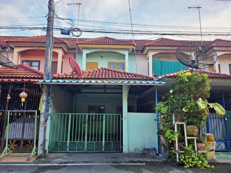 #ขายบ้านสุขใจ1​ชลบุรี#ขายบ้านโครงการติดถนนสุขประยูรใกล้ดูโฮม ทาวน์​เฮ้าส์​2​ ชั้น16​ ตรา​ 2นอน2น้ำ✴️ราคาขาย​ 1,150,000​   บาท(  ตา​มสภาพ​ซื้อสดต่อรองกับเจ้าของ​โดยตรง)????สนใจให้คำปรึกษา​ก่อนการ​                                                                            ตัดสิน????บริการยื่นกู้ให้ฟรี????จัดหาสินเชื่อดอกเบี้ยถูกวงเงินกู้​ สูง​  95-100%______________________ สนใจติดต่อ /นัดชม????081-4590982​  k.ลฎา????​098-9955449​ ????085-4226346  แอดมินAddLine​ID​: ladapa23 Email.ladapa23