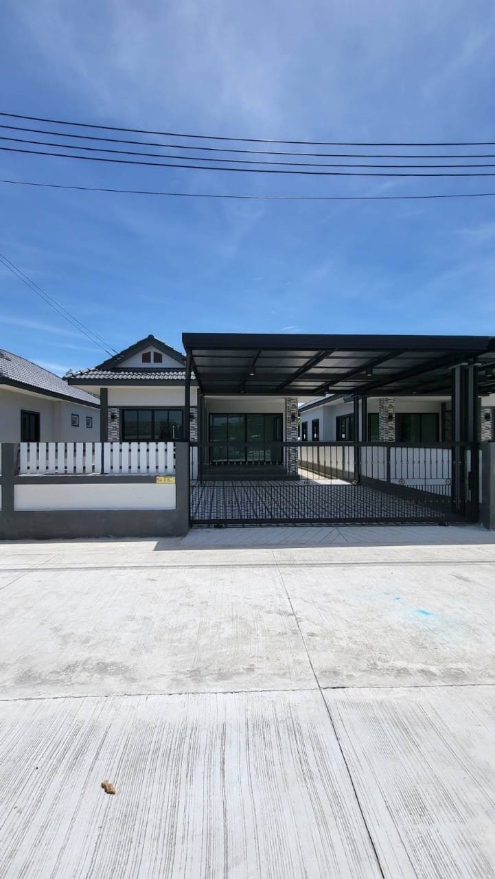 #ขายบ้านสร้างใหม่พร้อมอยู่ชลบุรี#ขายบ้านใหม่หนองไม้แดงชลบุรี​???? พิกัด วัดอู่-หนองไม้แดง#บ้านเดี่ยว 3 ห้องนอน​ 2 ห้องน้ำ ???? 2 จอดรถ -บ้านเดี่ยว​เนื้อที่เริ่มต้น​  50​  ตรว.????ราคาเริ่มต้น​  2.XXX​  ลบ.‼️บ้านพร้อมอยู่​‼️มีโบนัสแถมหลักแสน​ ????ของแถมจ้า????✴️ฟรี​ค่าโอน✴️ฟรีค่าจดจำนอง✴️ฟรี​สวนน่าบ้าน✴️ฟรีมิเตอร์ไฟฟ้า✴️ฟรีมิเตอรประปา✴️ฟรีถังสำรองนำ้ 1000 ลิตร✴️ฟรีปั้มน้ำ✴