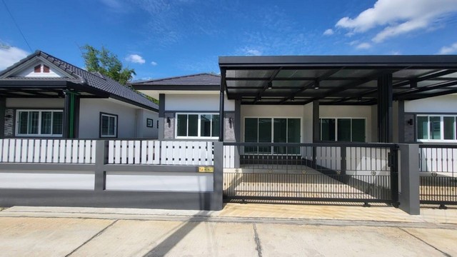 #ขายบ้านสร้างใหม่พร้อมอยู่ชลบุรี#ขายบ้านใหม่หนองไม้แดงชลบุรี​???? พิกัด วัดอู่-หนองไม้แดง       ( 098-9955449​ ลฎา)​#บ้านแฝด  2​  ห้องนอน​ 2​ ห้องน้ำ​ -บ้านแฝดเนื้อที่​เริ่มต้น​ 49.5  ตรว????ราคาเริ่มต้น​  2.XXX​  ลบ.‼️บ้านพร้อมอยู่​‼️มีโบนัสแถมหลักแสน​ ????ของแถมจ้า????✴️ฟรี​ค่าโอน✴️ฟรีค่าจดจำนอง✴️ฟรี​สวนน่าบ้าน✴️ฟรีมิเตอร์ไฟฟ้า✴️ฟรีมิเตอรประปา✴️ฟรีถังสำรองนำ้ 1000 ลิตร✴️ฟรีปั้มน้ำ