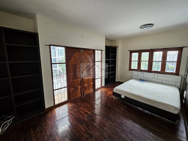 ขายที่ดินพร้อมบ้านเดี่ยว 101 ตรว. สุขุมวิท 107 ซอยแบริ่ง 1 ทำเลดี เดินทางสะดวก ใกล้ BTS แบริ่ง  900 เมตร