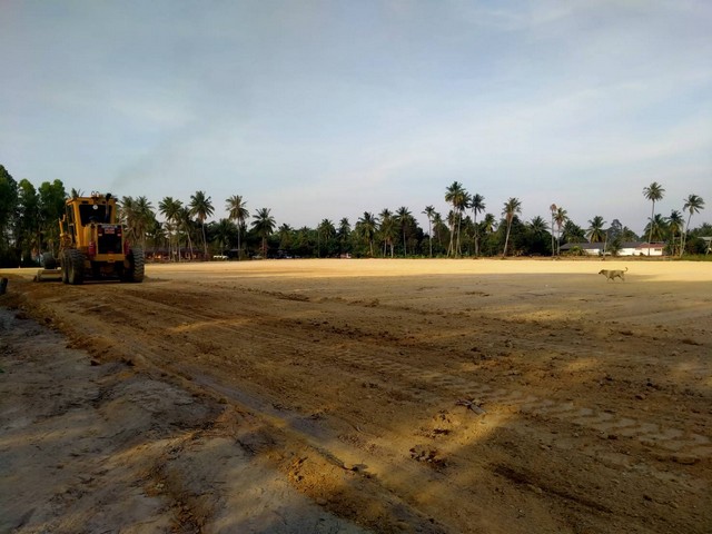 ขายที่ดินทำเลดี 12 ไร่  1 งาน 26 ตารางวา เหมาะสำหรับทำหมู่บ้านจัดสรรค์ เก็งกำไร  ชลบุรีที่ตั้ง : หนองปลาไหล อำเภอบางละมุง ชลบุรีhttps://maps.app.goo.gl/cfAd8XkhS7LSuf7UAขนาดพื้นที่ : 12 ไร่  1 งาน 26 ตารางวารายละเอียดดินพัทยา อยู่ห่างร้านป้าบุญคาเฟ่ 100 เมตรเหมาะสำหรับทำหมู่บ้านจัดสรรค์ เก็งกำไร สถานที่ใกล้เคียงบริษัทมงคลคาร์การาจ จำกัด (บ้านแกรก)ป้าบุญคาเฟ่ 4ออโต้ เวิร์ค สาย36พัทยาราคาขายไร่ล