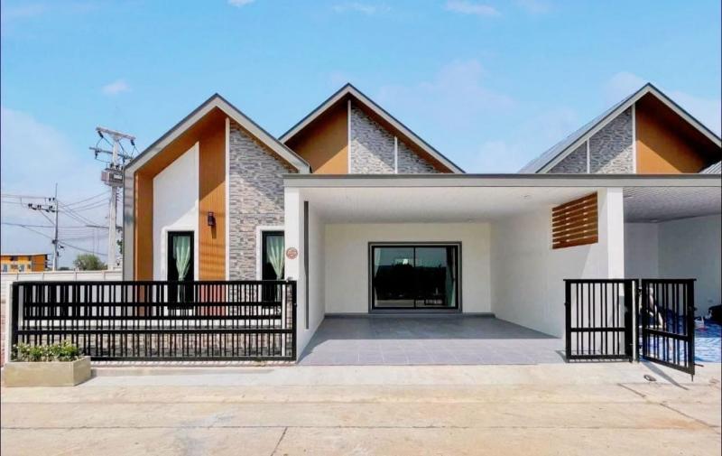 #เปิดจองบ้านใหม่พนัสนิคมชลบุรี#บ้านใหม่ตกแต่งพร้อมเข้าอยู่????ใกล้นิคมอมตะนครเฟส​ ​8-9-10❌????ฟรีทุกค่าใช้จ่าย❌????❇️ คุ้มมาก ราคา สองล้านต้นๆ#ผ่อนสบายคุ้มกว่าเช่าอยู่????​บ้านกว้างโปร่ง????บนเนื้อที่​ 35 ตรว​ 2​ นอน​ 2​  น้ำ????​บ้าน​หน้ากว้าง​ 12​ เมตร✴️เฟอร์นิเจอร์ครบ พร้อมเข้าอยู่✨จัดโปรโมชั่น​พิเศษ​แถม✨✅ฟรีเฟอร์นิเจอร์ เตียงนอน ที่นอน 6ฟุต✅โต๊ะเครื่องแป้ง ✅ตู้เสื้อ