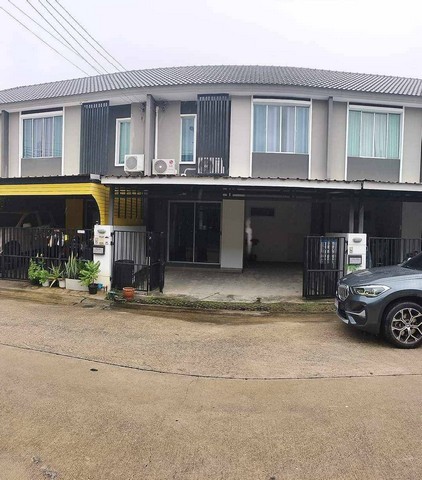 ขายทาวน์เฮ้าส์ 2 ชั้น หมู่บ้านพฤกษาไลท์ล็อกซ์ รัตนาธิเบศร์ ซอยวัดเสาธงหิน อำเภอบางใหญ่ จังหวัดนนทบุรี 