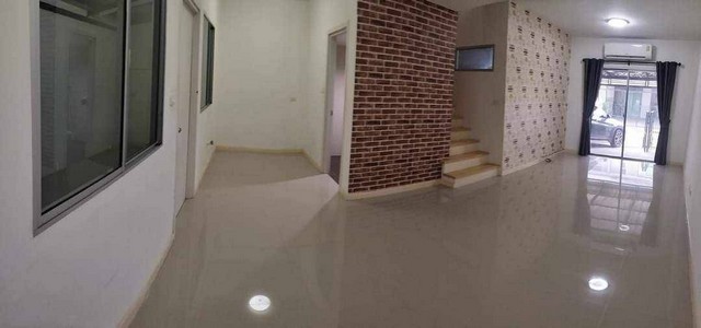 ขายทาวน์เฮ้าส์ 2 ชั้น หมู่บ้านพฤกษาไลท์ล็อกซ์ รัตนาธิเบศร์ ซอยวัดเสาธงหิน อำเภอบางใหญ่ จังหวัดนนทบุรี