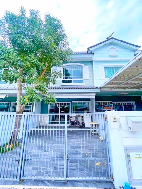 เมกา บางนา 1.4 กม.ย่านบางนา-ตราด ถูกที่สุดของโครงการ ลดครึ่งราคา Indy บางนา  2นอน ทาวน์เฮาส์ 2 ชั้น 3 น้ำ เฟอร์ บิ้วท์อิน รร.นานาชาติคอนคอร์เดียน 0.8 กม.19 ตร.วา.150 ตร.ม.19,998 b-m ซ.บางนา-ตราด 36-42 เครื่องใช้ไฟฟ้า 3 แอร์ รพ.พริ้นซ์ สุวรรณภูมิ 1.6 กม.แหล่งช้อปปิ้ง 1 จอดรถ อีเกียบางนา 1.4 กม.MRT ศรีลาซาล 3.1 กม.ย่านธุรกิจThe cheapest price in the project half price Indy  Bangna 2bed Bangna-Trad area 2-storey townhouse Mega Bangna 1.4 km 3 bath built-in furniture Concordian International School 0.8 km 19 sq.wa 150 sq.m 19,998 b-m Soi Bangna-Tra