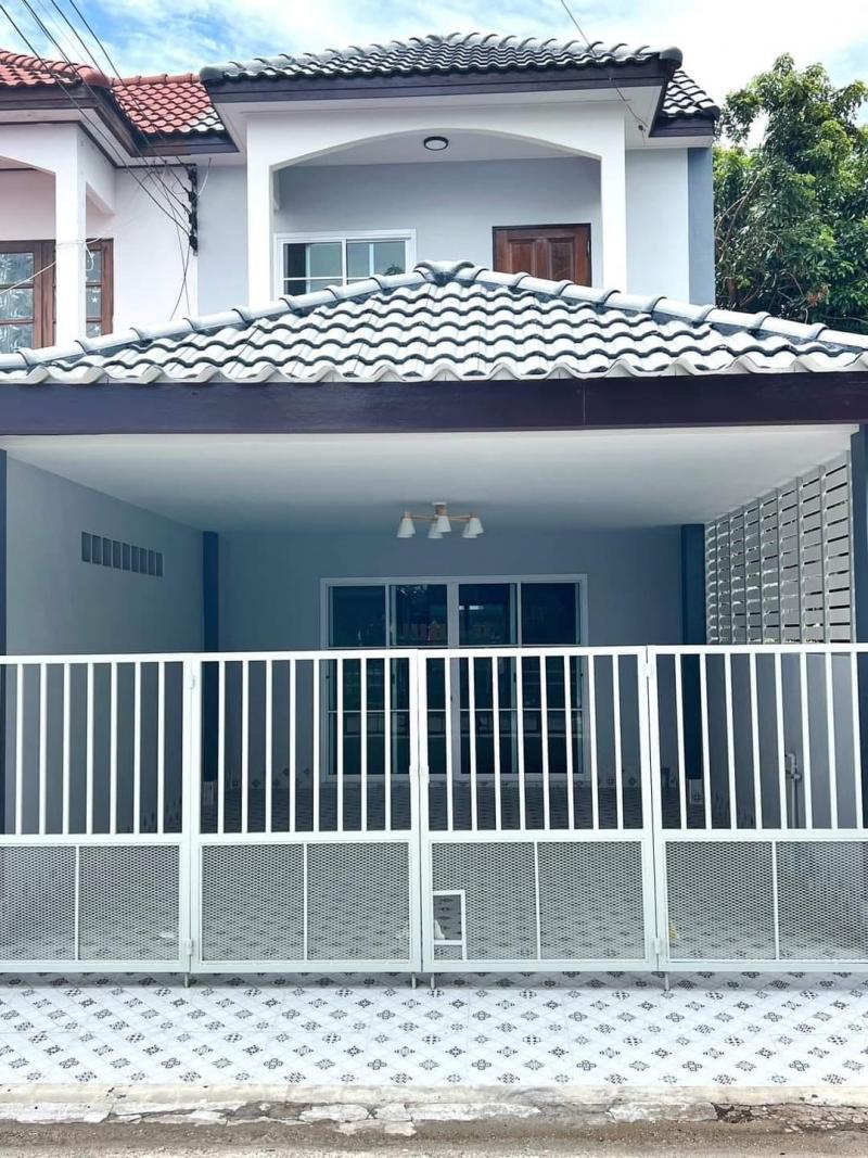 #ขายบ้านอมตะพานทองชลบุรี​#บ้านสุขใจ1ทาวน์เฮ้า​2ชั้นหัวมุม????บน​เนื้อที่​  17​ ตรว​ 2​ นอน​ 2​น้ำ​ ????​ราคาขาย 1.59​  บาทฟรีโอนฟรีประเมินฟรีจำนองฟรียื่นกู้✴️ของแถม✴️ 1. แอร์ 1 เครื่อง  2. ถังสำรองน้ำ 3. ปั้มนั้ำอัตโนมัติสนใจ/ติดต่อ​????081-4590982​ ลฎา????098- 9955449????​085-4226346​ แอด​มิน​AddLine​ID​: ladapa23​ดูทรัพย์​เพิ่มกด????https://www.facebook.com/profile.php?id=100072432487148...#ขายทาวน์โฮม2ชั้นอมตะชลบุรี​#ขายสำนักงาน​#บ้านใหม่​#บ้านมือ