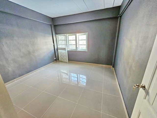 ตลาดทุ่งครุพลาซ่า 1.5 กม.  6 นอน บิ๊กซี 1กม. ประชาอุทิศ 68-74 ถูกที่สุดในโลก ทาวน์เฮาส์ 3 ชั้น 4น้ำ 20ตร.วา. 232 ตร.ม รพ.บางปะกอก  2.1 กม