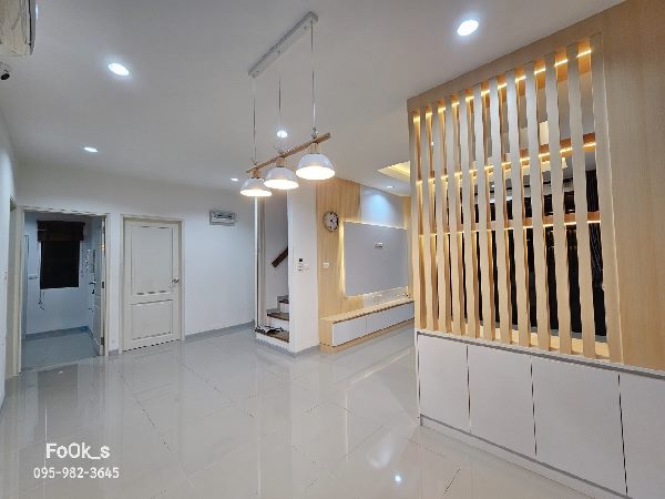 ขายด่วนค่ะ ย้ายกลับ ตจว.ไปดูแลพ่อปู่แม่ย่า บ้านเดียว 2 ชั้น (หลังมุม) เอเรสท์ แพรกษา ตกแต่งพร้อมอยู่